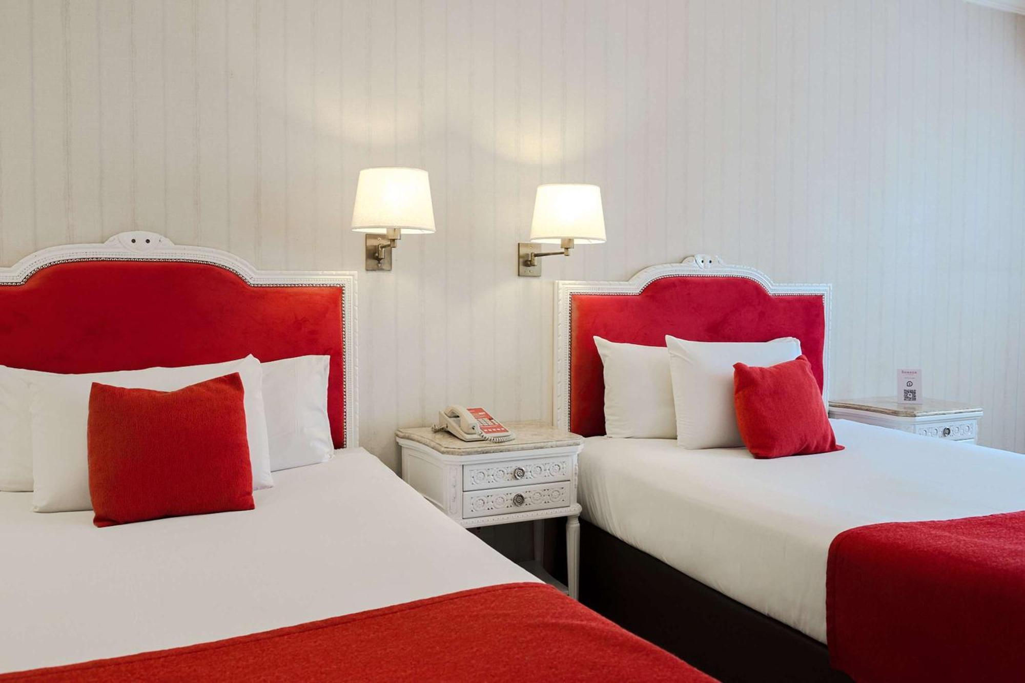 Ramada By Wyndham Centro Bed and breakfast 4*